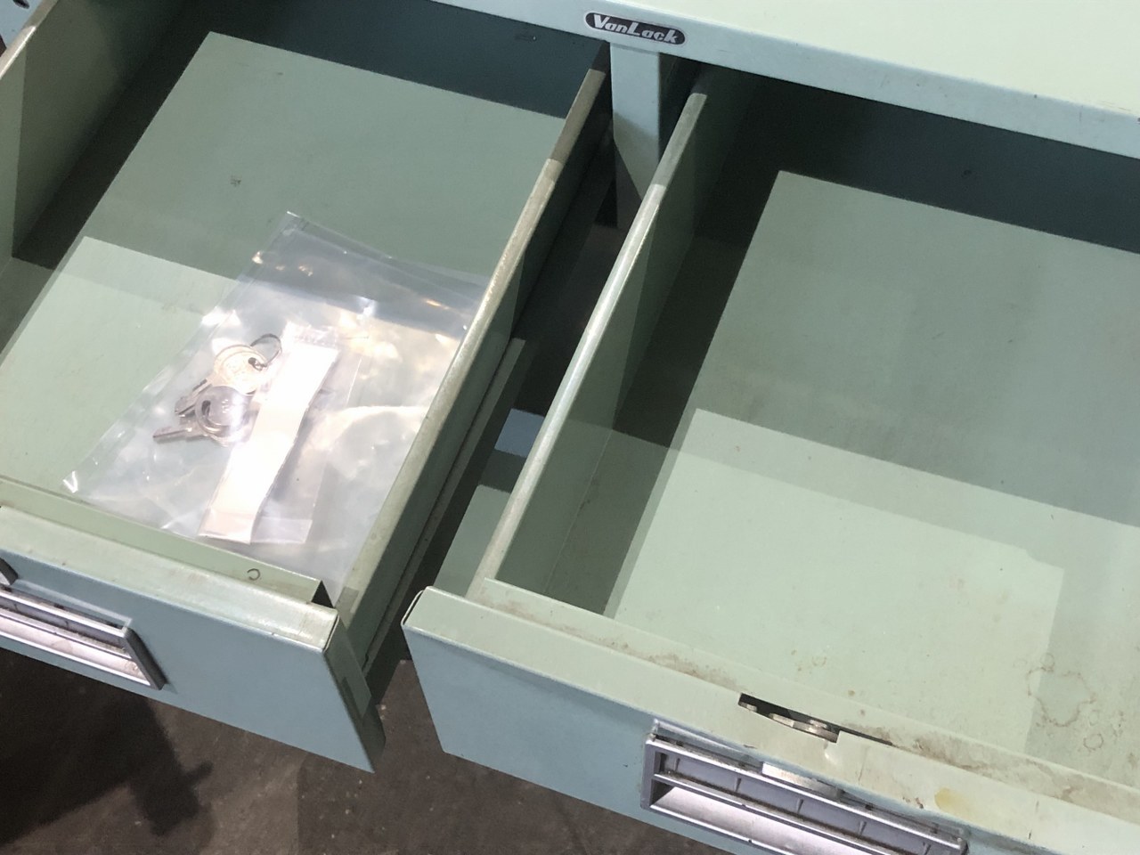 中古キャビネット類 【ツールワゴン】W665xD400xH795(mm) バンラック/VANLACK