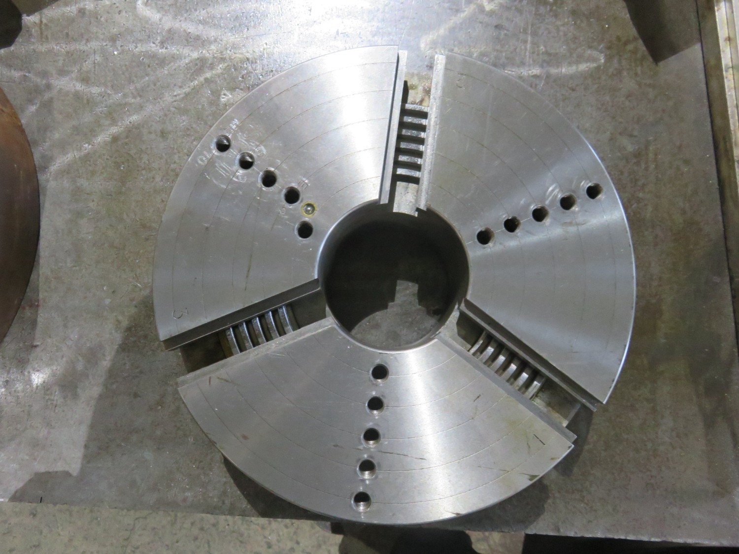 中古スクロールチャック 【スクロールチャック】φ270　*爪無し* 帝国チャック