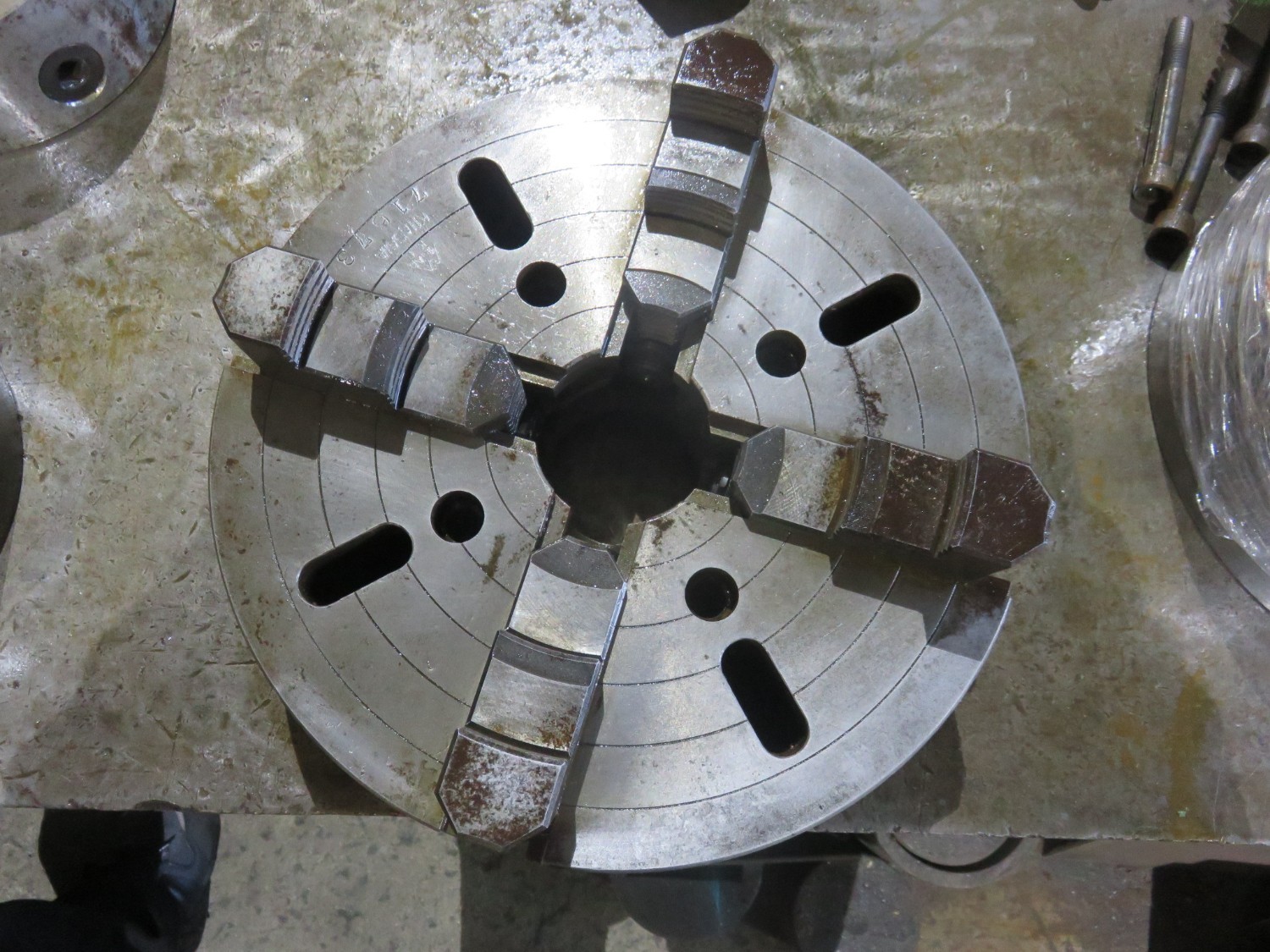 中古インデペンデントチャック 【4爪インディペンデントチャック】φ300 北川/KITAGAWA