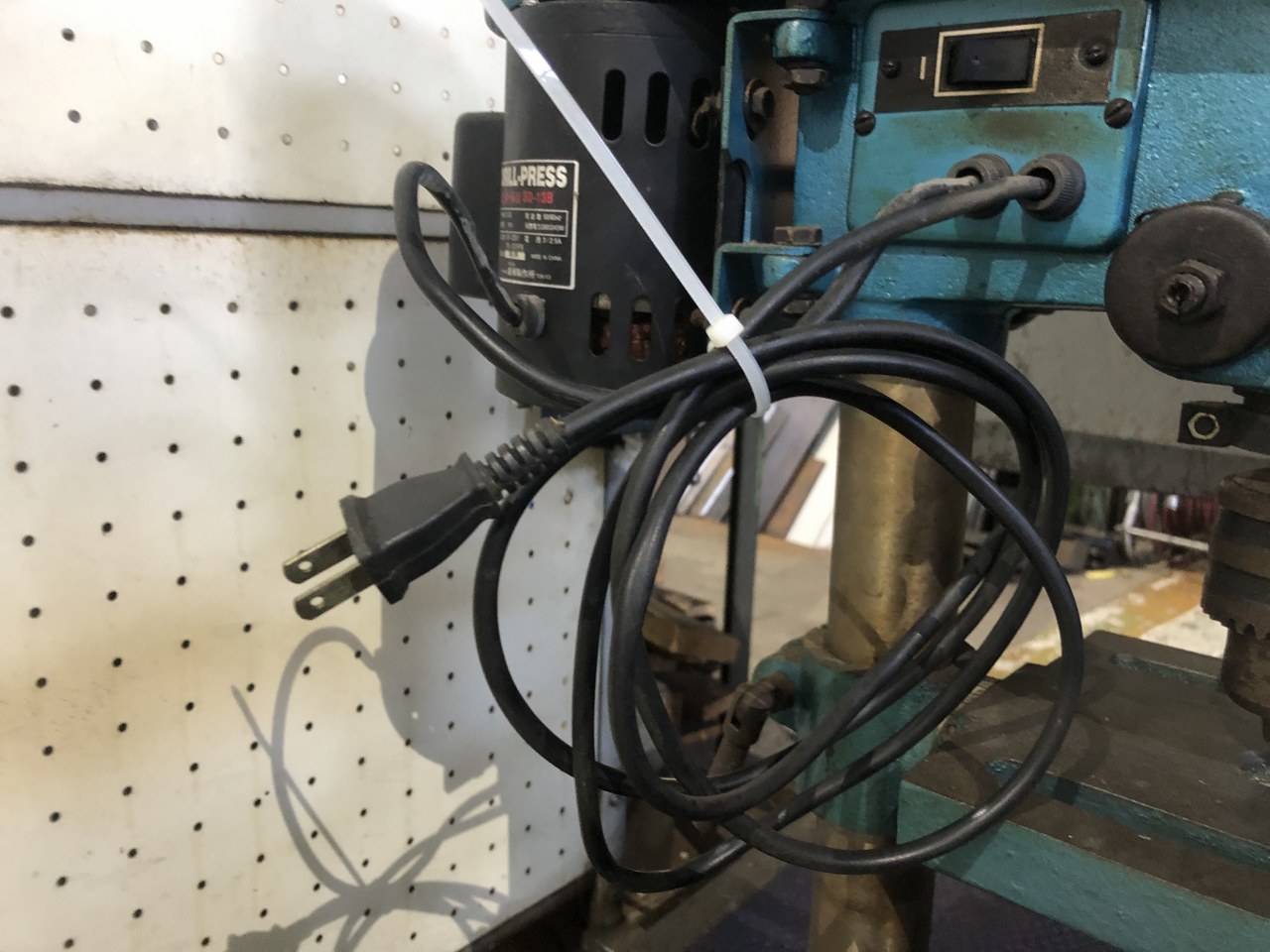 中古卓上ボール盤 【卓上ボール盤】SD-13B 新興製作所　