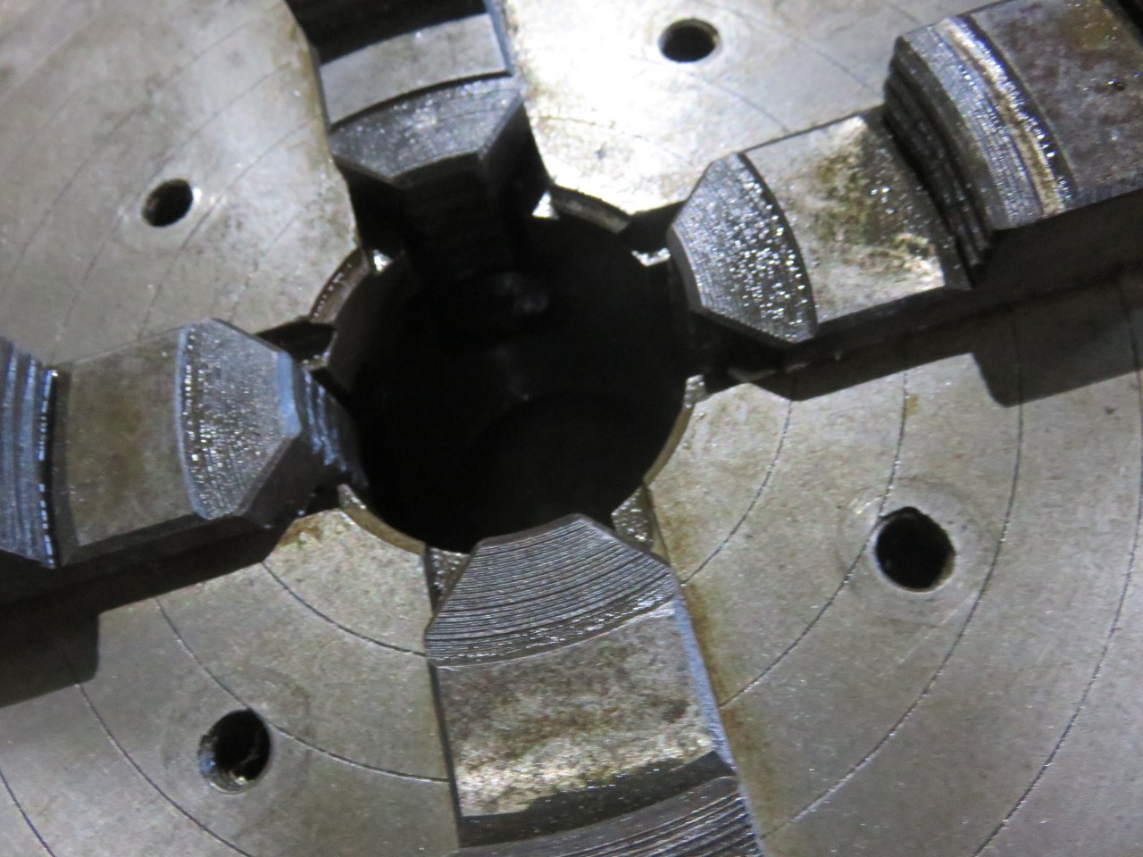 中古インデペンデントチャック 【インデペンデントチャック】φ200 不明