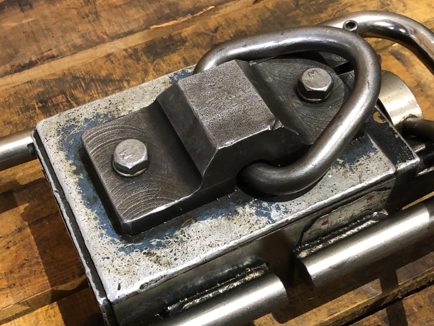 中古マグネット関連商品(チャック・脱磁器等) 【リフティングマグネット】LPF-25A カネテック