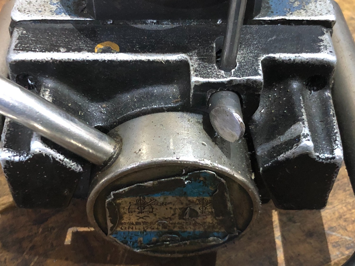 中古マグネット関連商品(チャック・脱磁器等) 【リフティングマグネット】LPF-25A カネテック