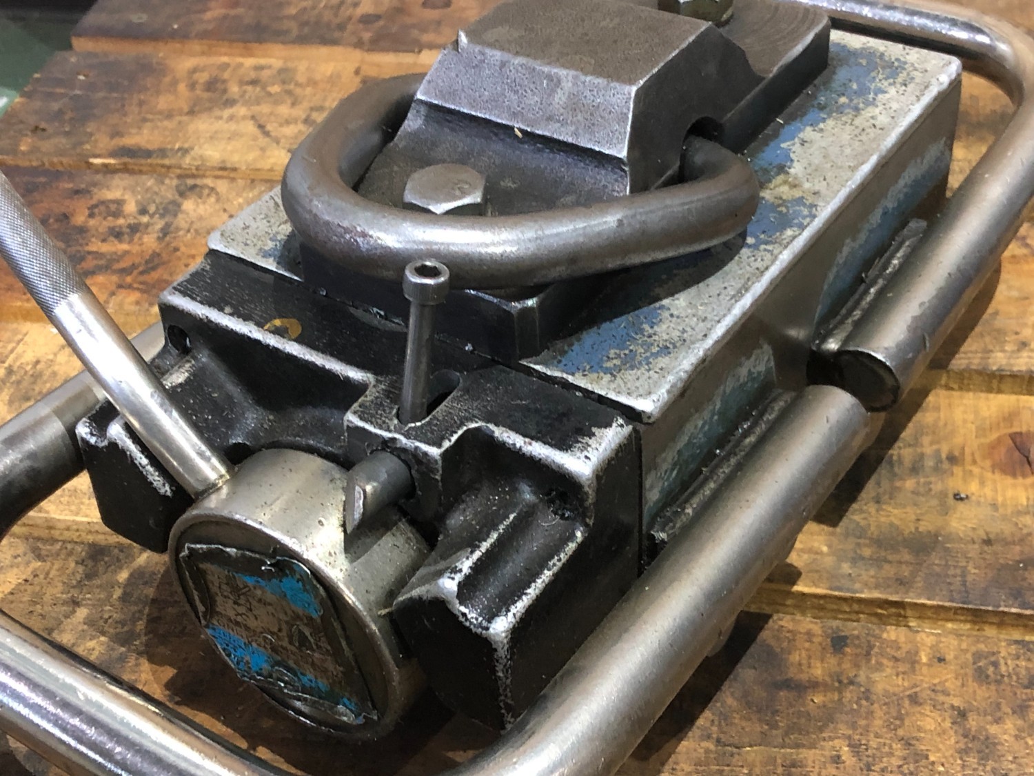 中古マグネット関連商品(チャック・脱磁器等) 【リフティングマグネット】LPF-25A カネテック