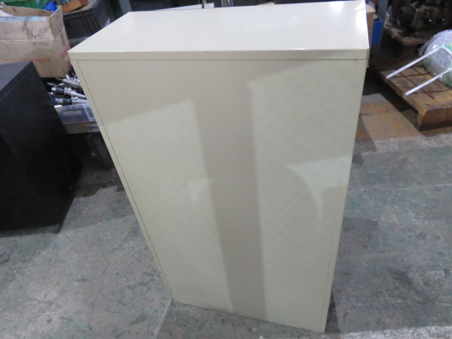 中古キャビネット類 【パーツケース】W515xD240xH880(mm) バンラック/VANLACK