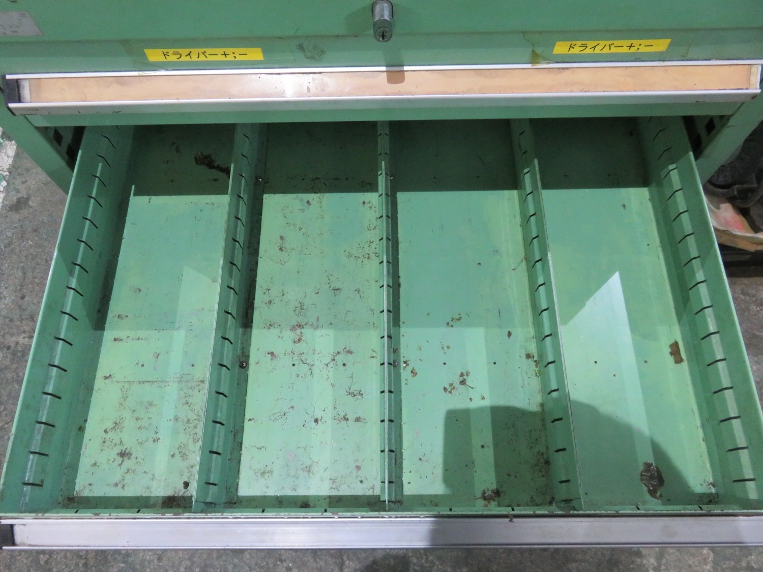 中古キャビネット類 【キャビネット】W690xD555xH680(mm) 不明