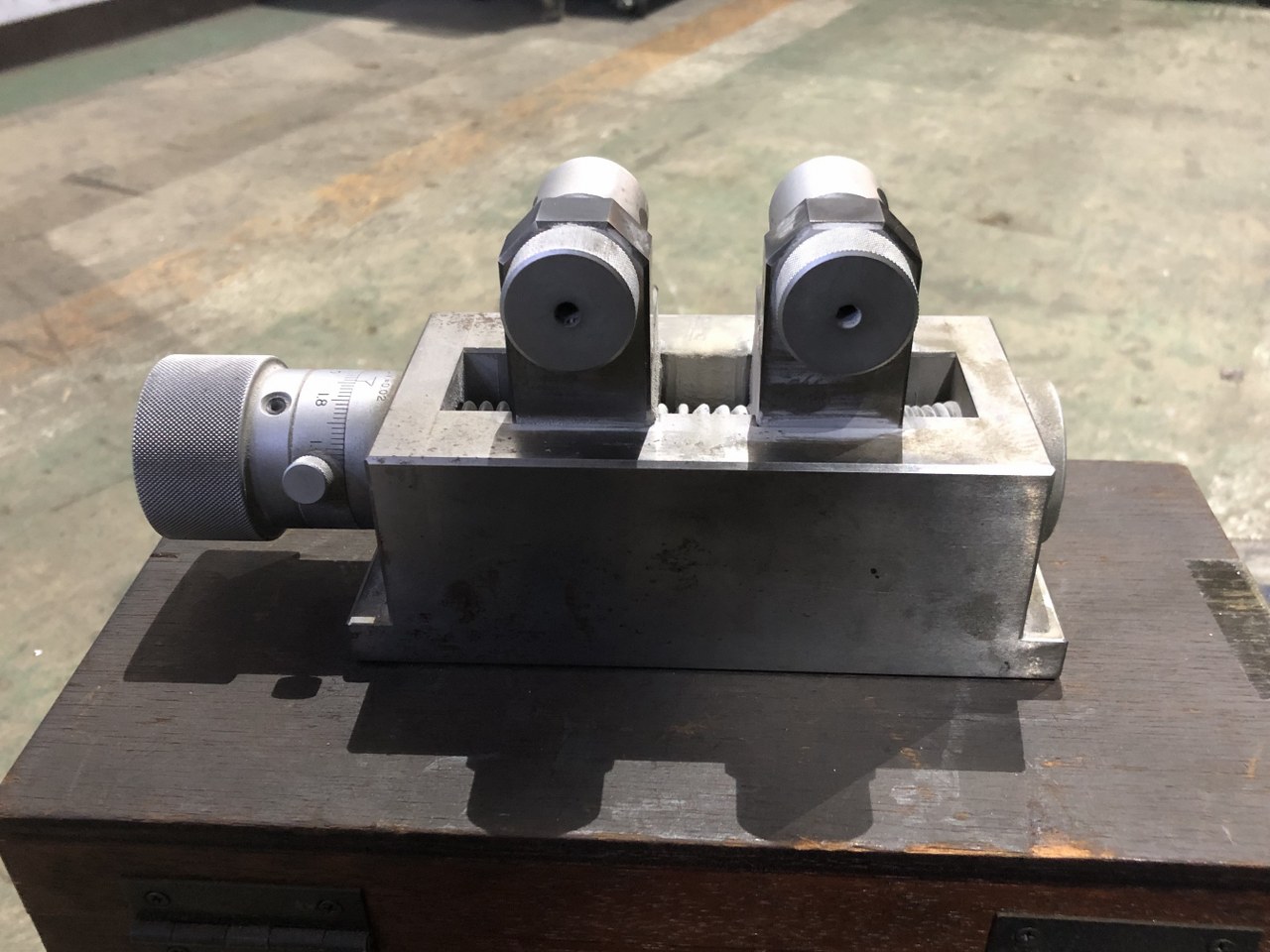 中古その他測定工具・基準器・試験機 【精密両面ドレッサー】DF30 J.A.M.