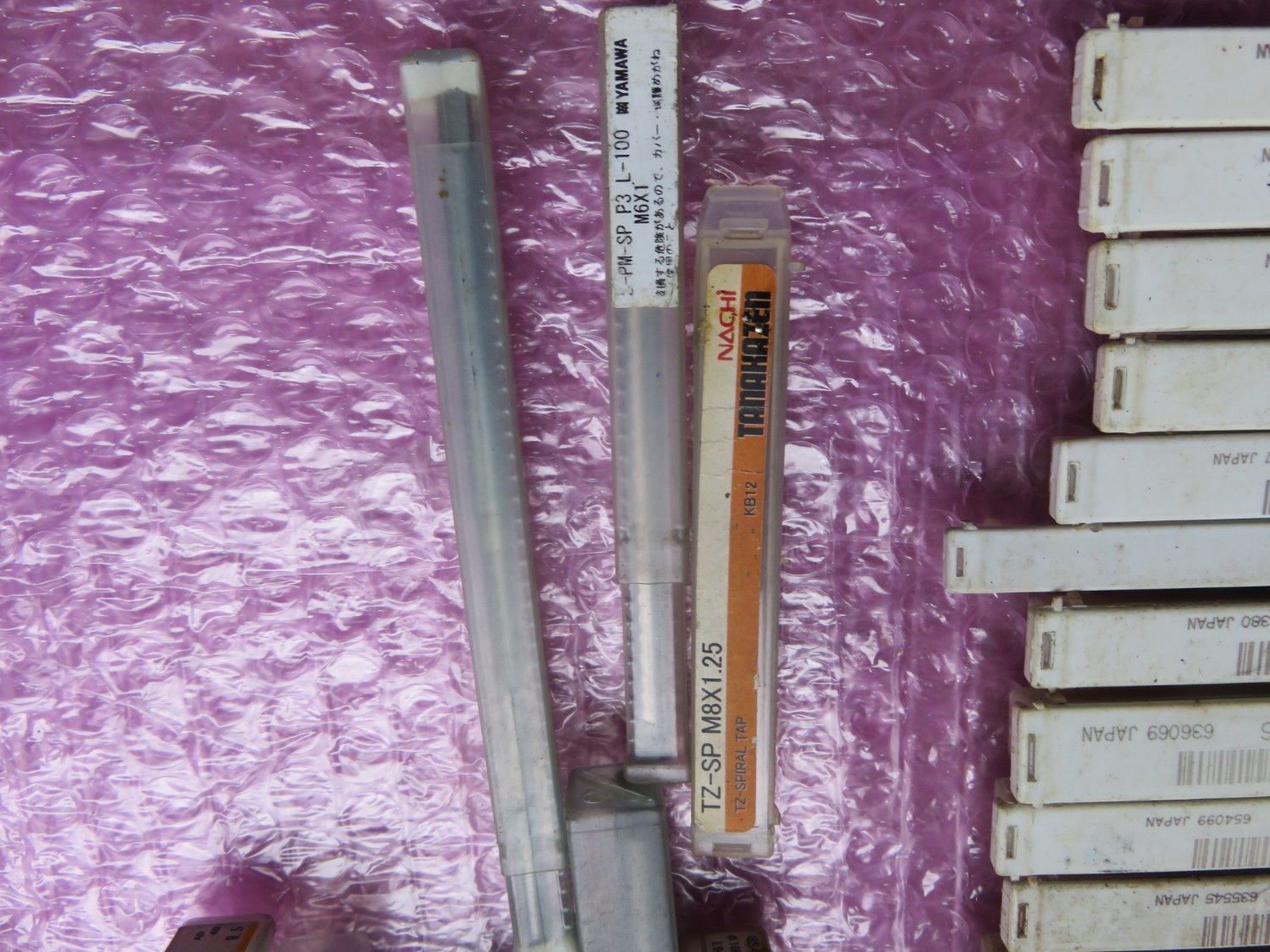 中古その他エンドミル 切削工具1山 様々なメーカーやサイズがあります。