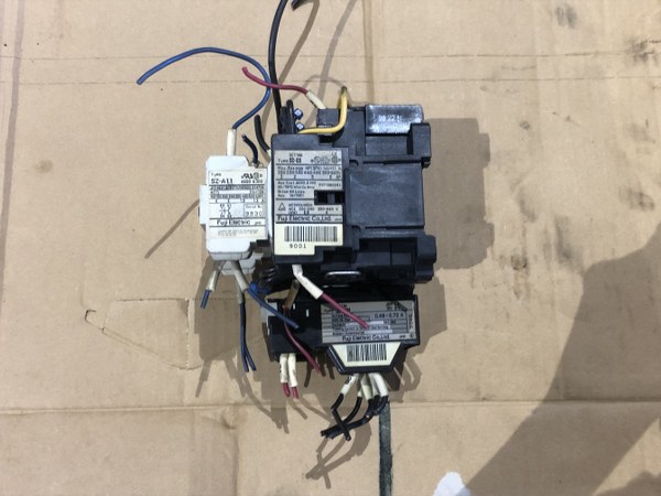 中古お買い得品・1山販売等 【標準形電磁接触器】SC-03/SZ-A11 富士電機/富士電機製造