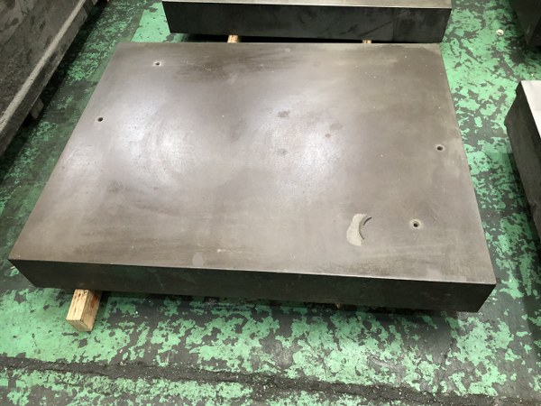 中古鉄定盤 【鉄定盤】W750ｘD590ｘH100ｍｍ　キズ有り 不明