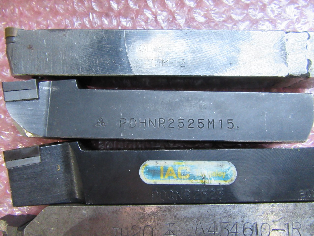 中古お買い得品・1山販売等 【バイト1山】様々なメーカーやサイズがあります メーカー混在