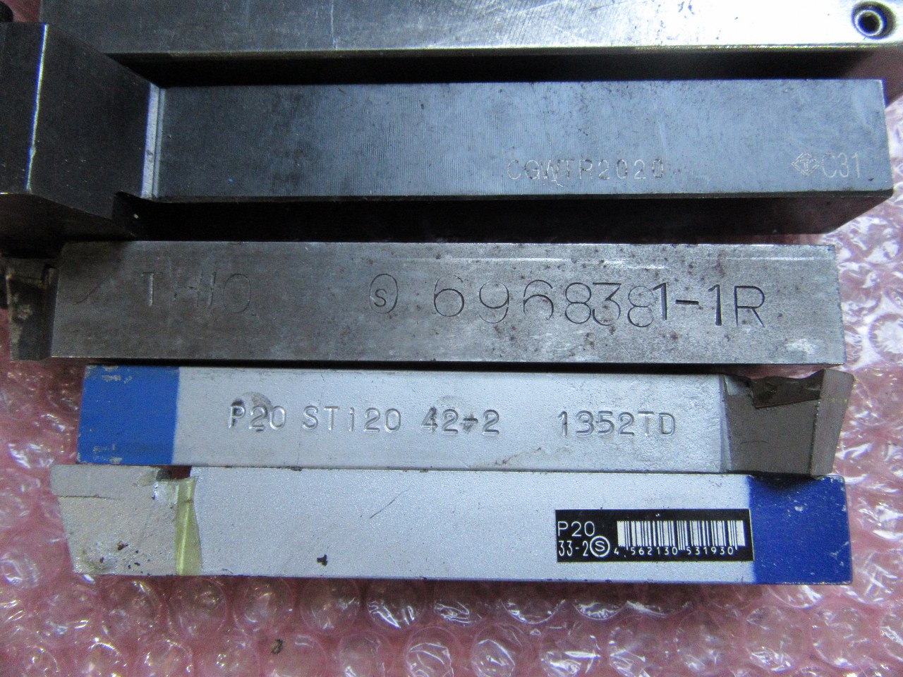 中古お買い得品・1山販売等 【バイト1山】様々なメーカーやサイズがあります メーカー混在