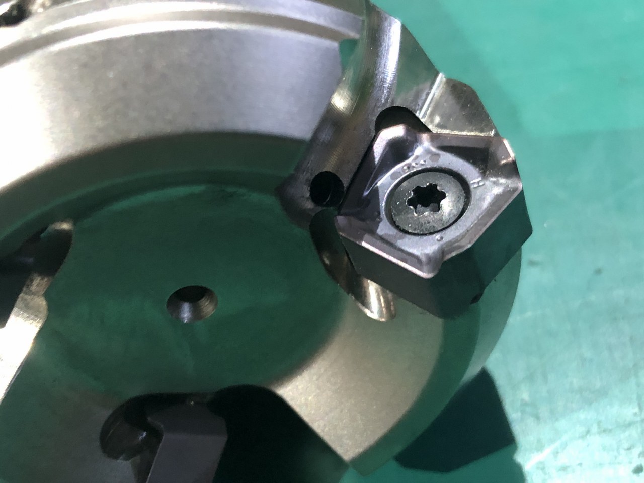 中古旋削工具 【フェイスミルカッター】WSX445R5003SA32M 三菱マテリアル