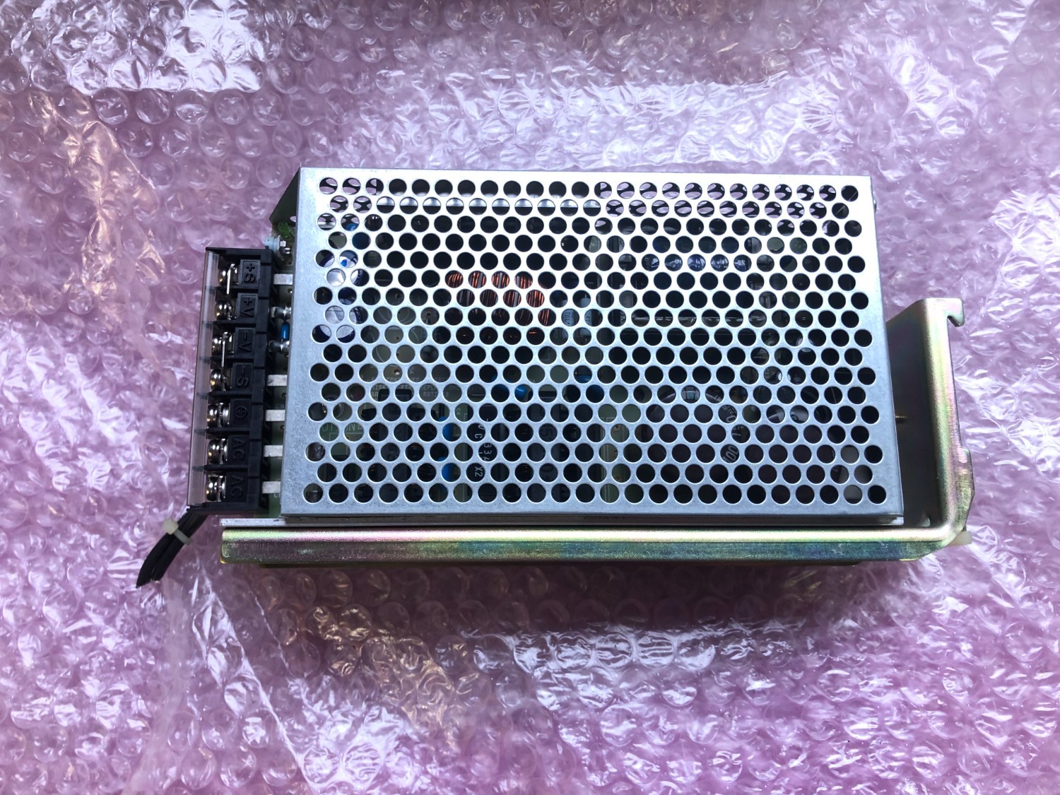 中古その他 【スイッチングパワーサプライ】PS3N-F IDEC