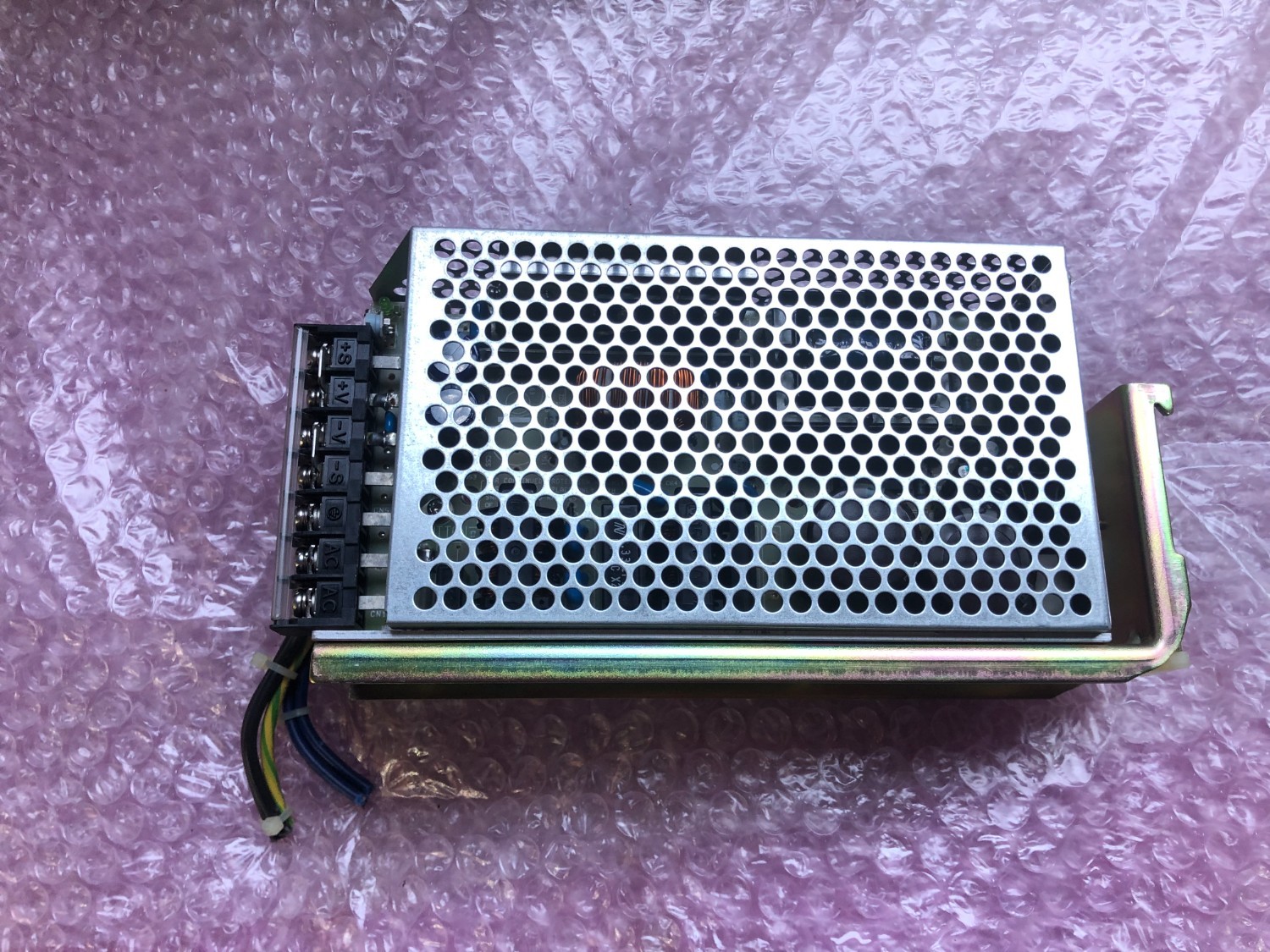 中古その他 【スイッチングパワーサプライ】PS3N-F IDEC