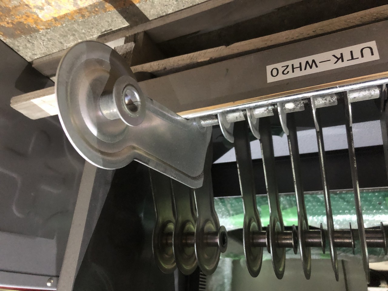 中古一般工具 【砥石・ホイールハンガー】UTK-WH20 ウエダ・テクニカルエントリー