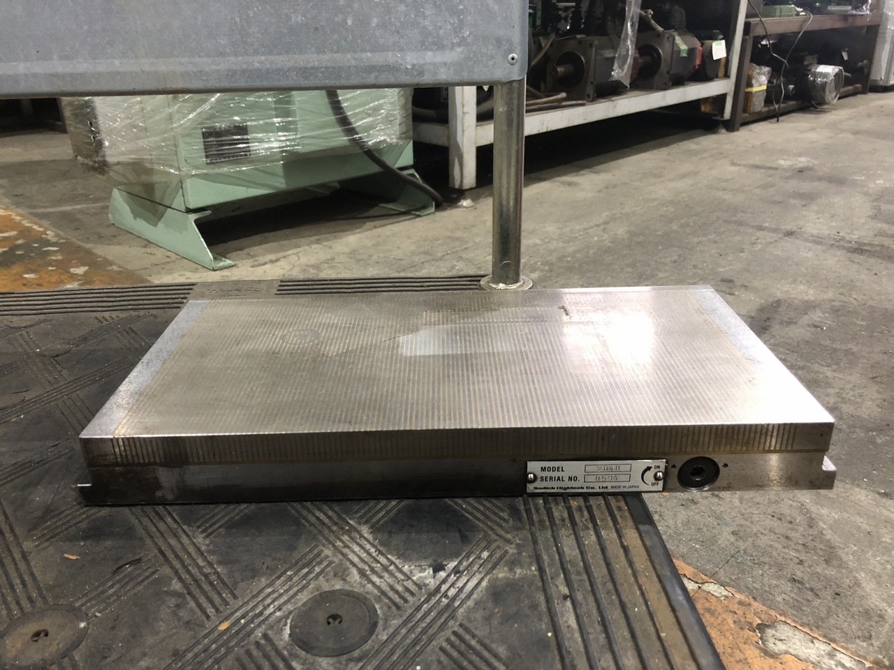 中古電磁チャック 【電磁マグネットチャック】W400xD200ｘH45ｍｍ ソディック