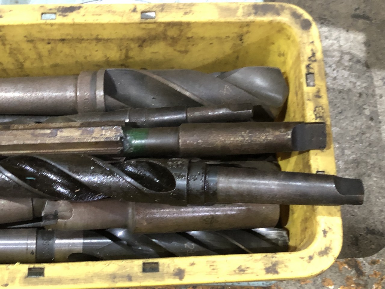 中古お買い得品・1山販売等 【切削工具1山】様々なメーカーやサイズがあります。 メーカー混在