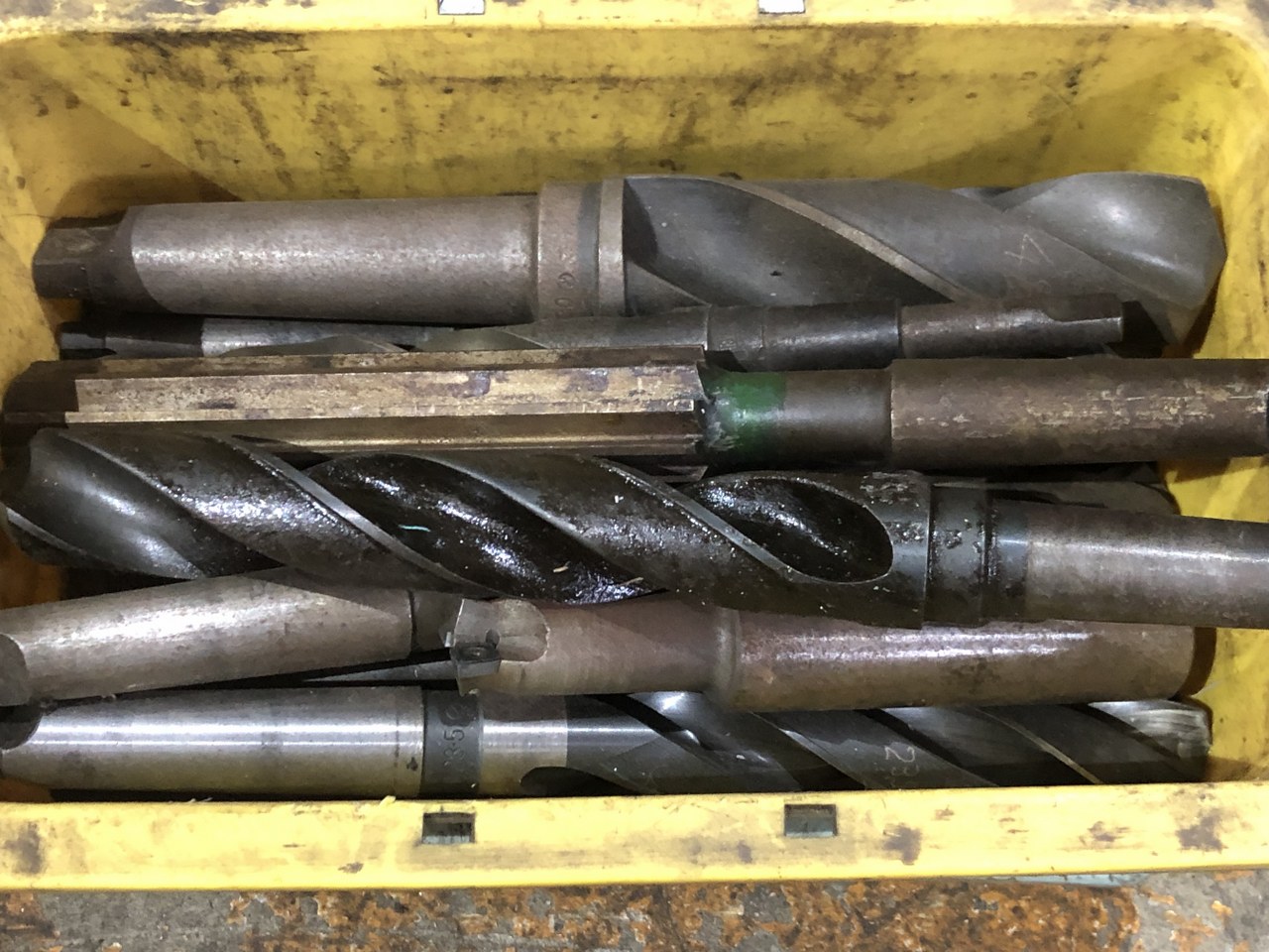 中古お買い得品・1山販売等 【切削工具1山】様々なメーカーやサイズがあります。 メーカー混在