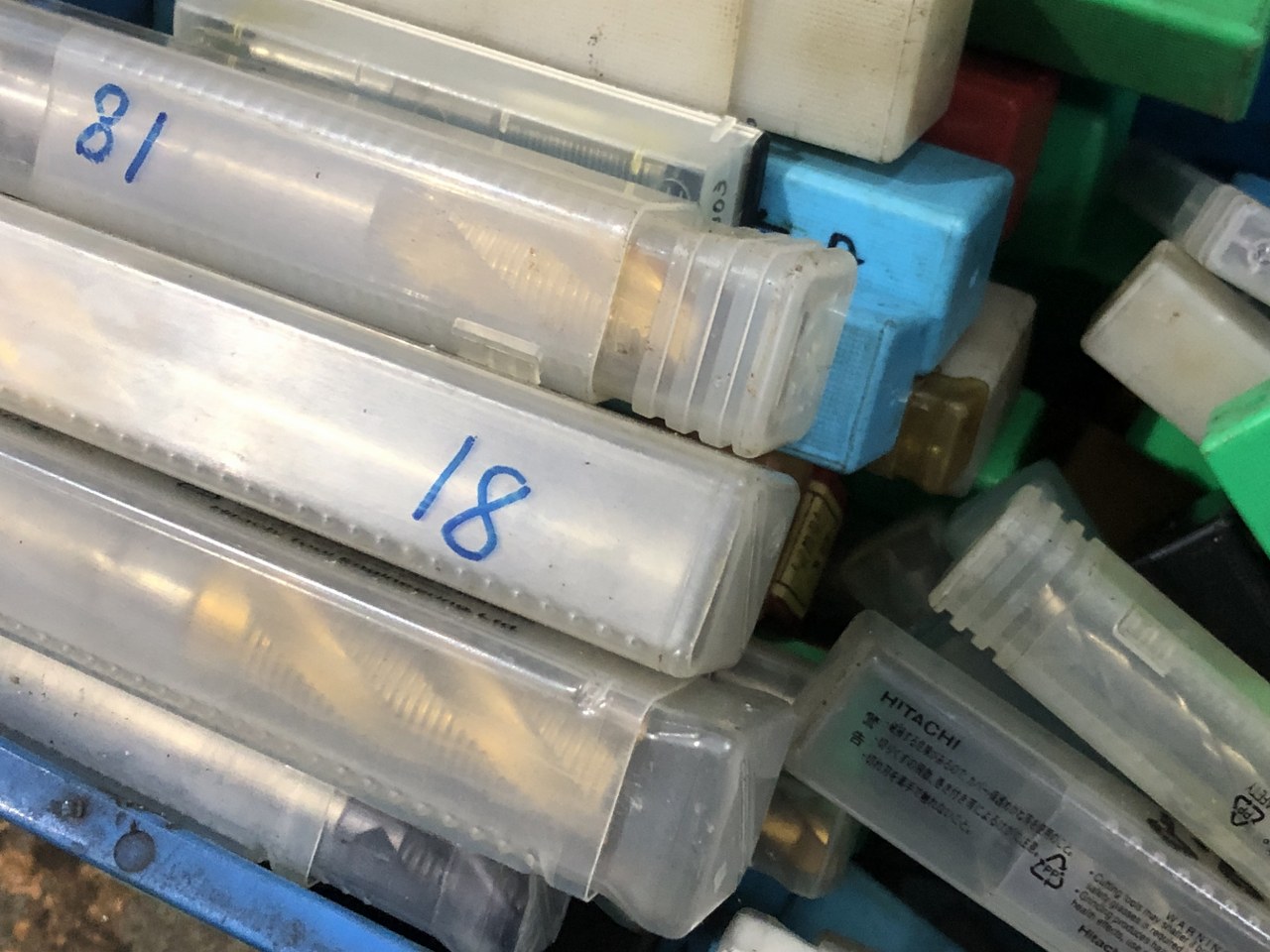 中古お買い得品・1山販売等 【切削工具1山】様々なメーカーやサイズがあります。 メーカー混在