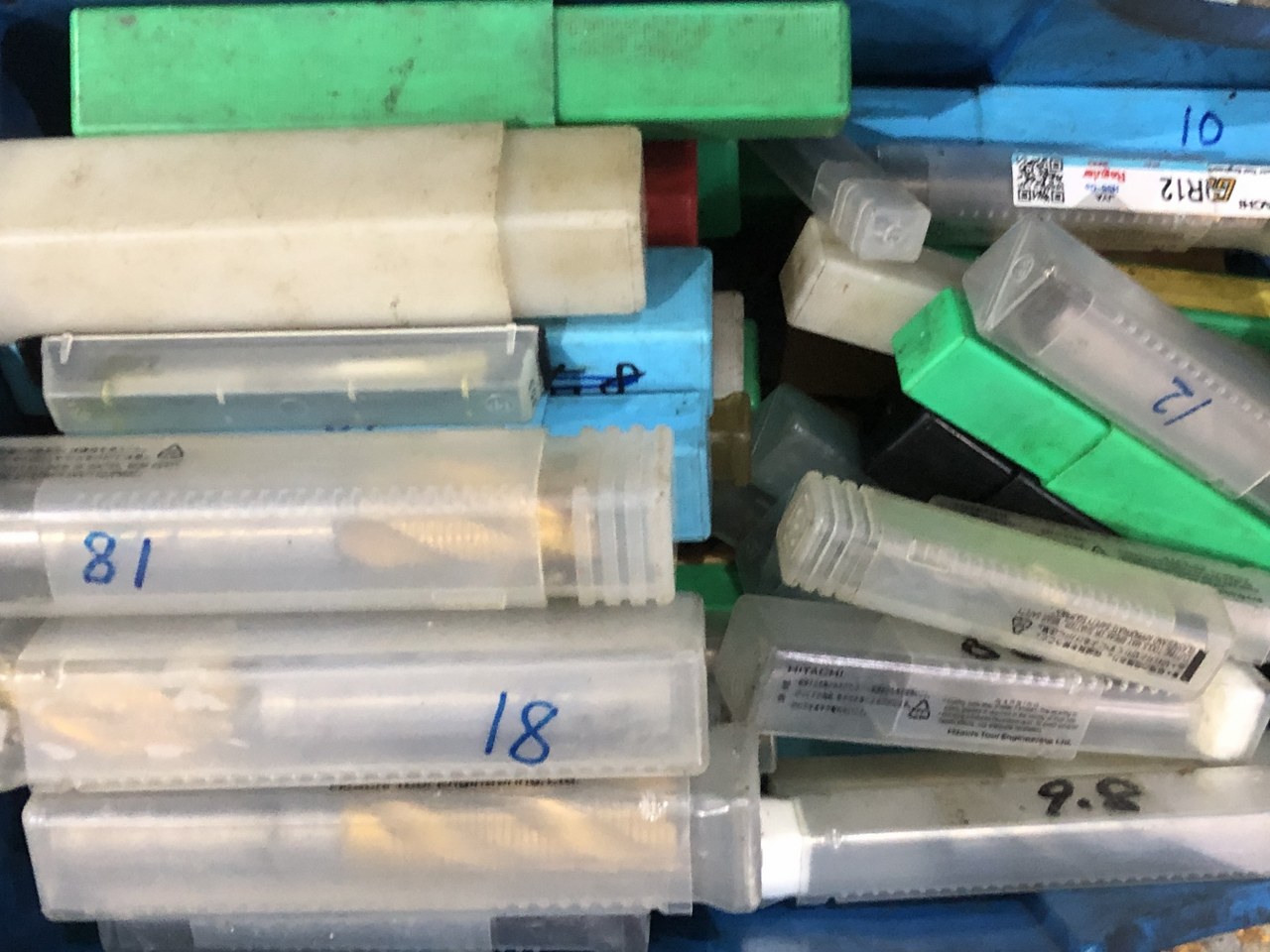 中古お買い得品・1山販売等 【切削工具1山】様々なメーカーやサイズがあります。 メーカー混在