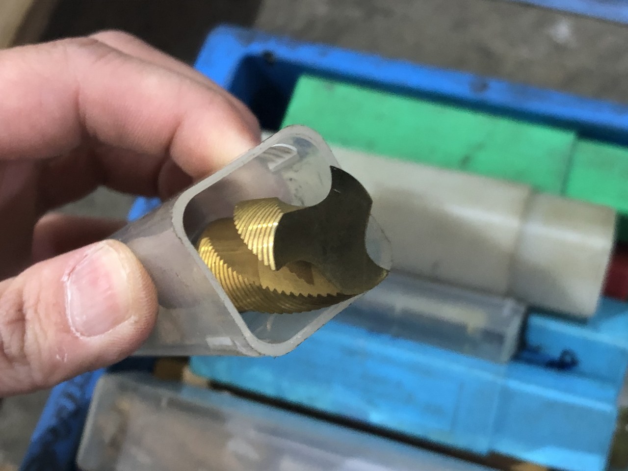 中古お買い得品・1山販売等 【切削工具1山】様々なメーカーやサイズがあります。 メーカー混在