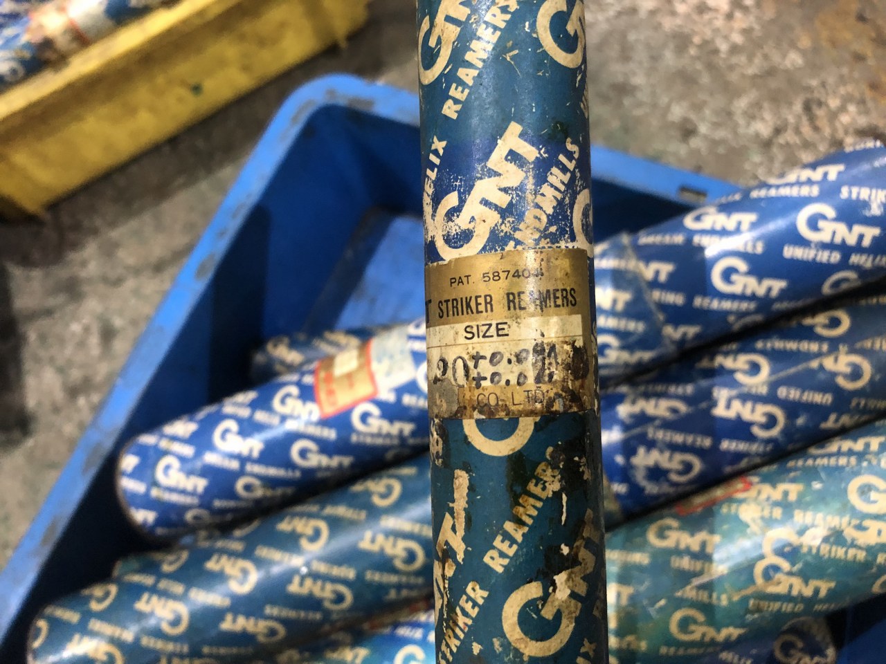 中古お買い得品・1山販売等 【ストライカーリーマ1山】様々なメーカーやサイズがあります。 メーカー混在