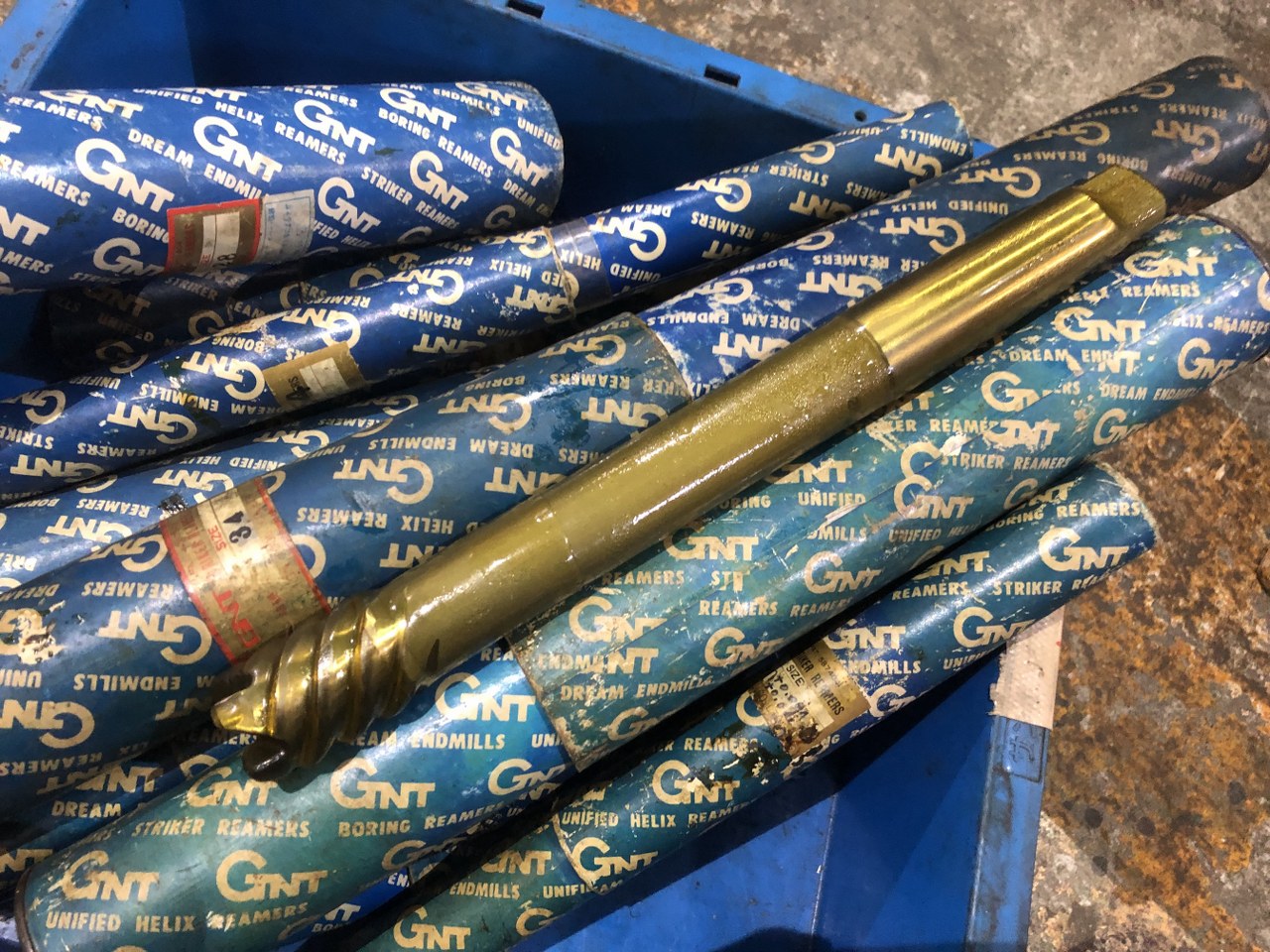 中古お買い得品・1山販売等 【ストライカーリーマ1山】様々なメーカーやサイズがあります。 メーカー混在