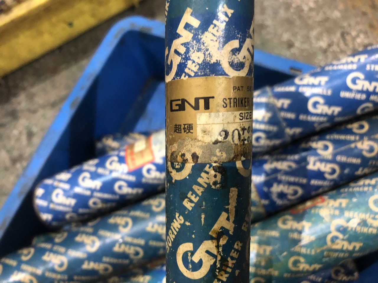 中古お買い得品・1山販売等 【ストライカーリーマ1山】様々なメーカーやサイズがあります。 メーカー混在