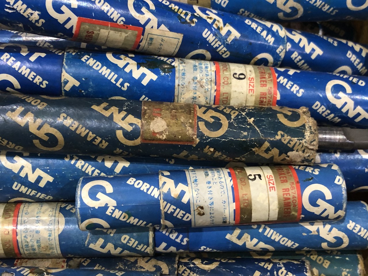 中古お買い得品・1山販売等 【ストライカーリーマ1山】様々なメーカーやサイズがあります。 メーカー混在