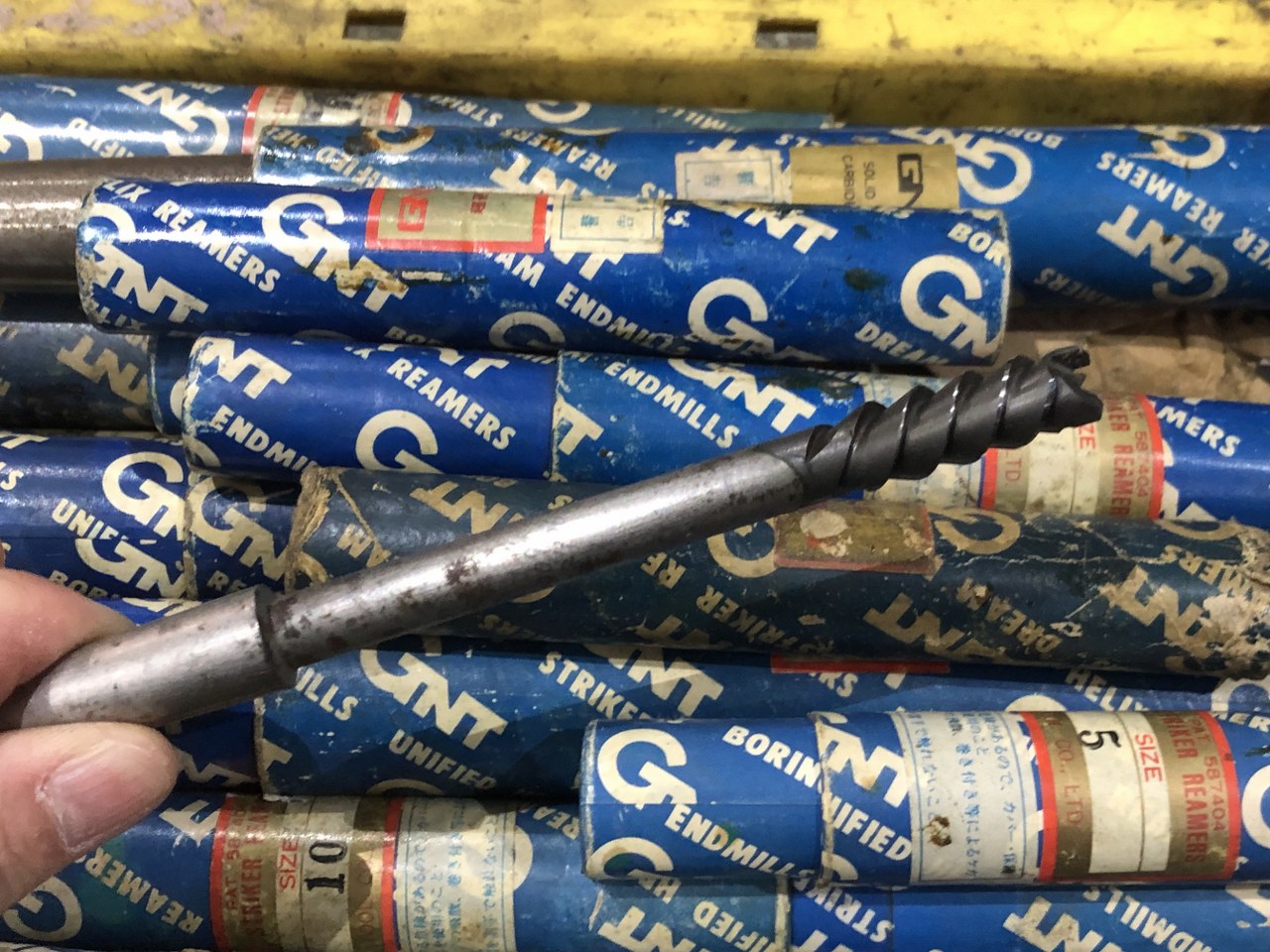 中古お買い得品・1山販売等 【ストライカーリーマ1山】様々なメーカーやサイズがあります。 メーカー混在