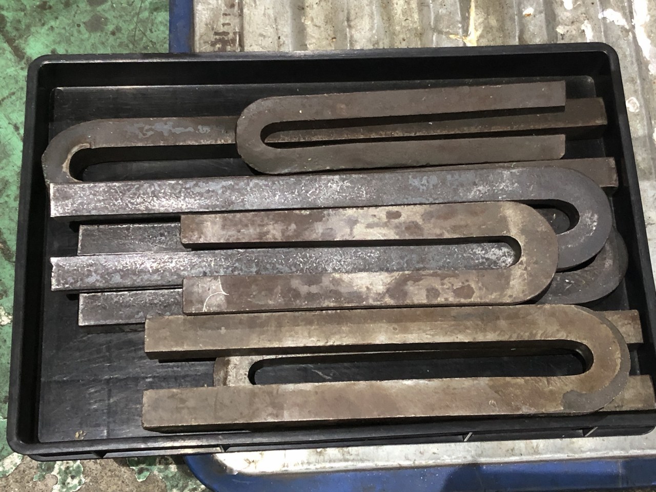 中古お買い得品・1山販売等 【プレスUクランプ】様々なメーカーやサイズがあります。 メーカー混在