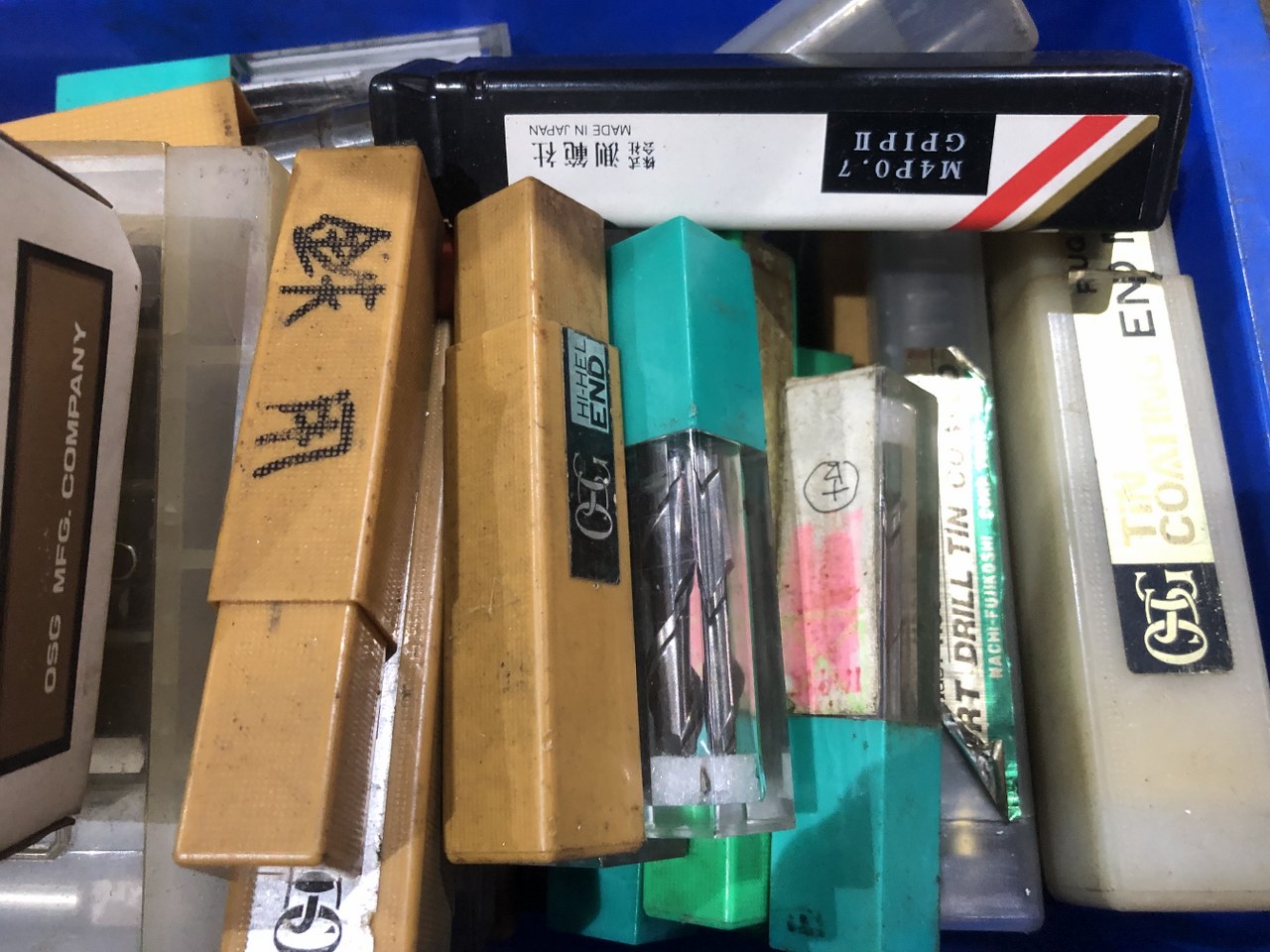中古お買い得品・1山販売等 【切削工具1山】様々なメーカーやサイズがあります。 メーカー混在
