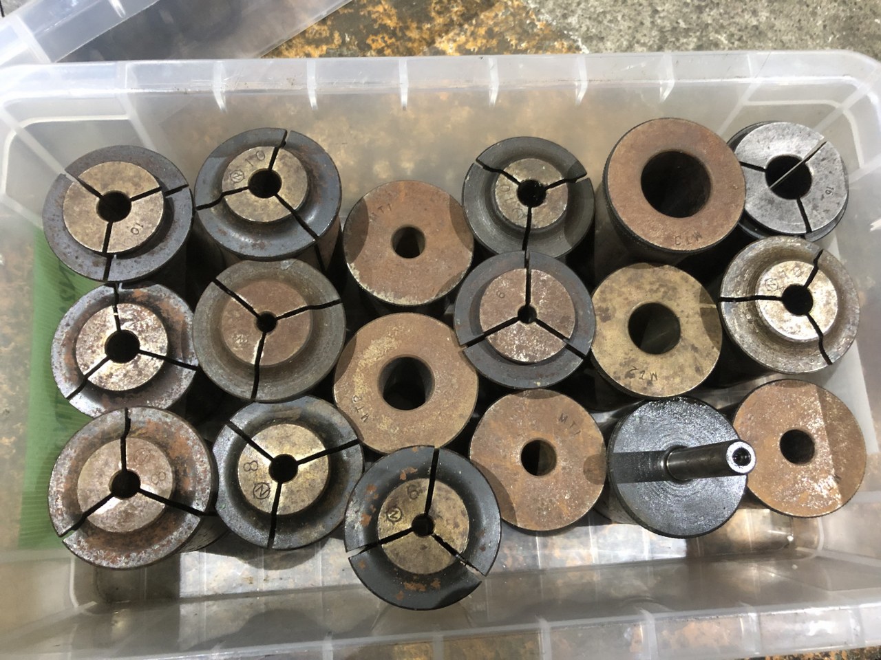 中古ストレートコレット 【ストレートコレット１山】様々なメーカーやサイズがあります。 メーカー混在