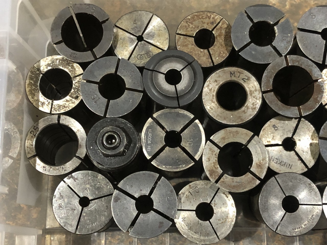 中古ストレートコレット 【ストレートコレット１山】様々なメーカーやサイズがあります。 メーカー混在