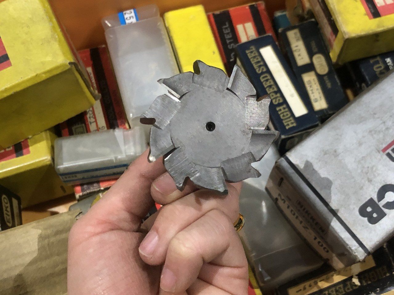 中古お買い得品・1山販売等 【Tスロットカッター1山】様々なメーカーやサイズがあります。 メーカー混在