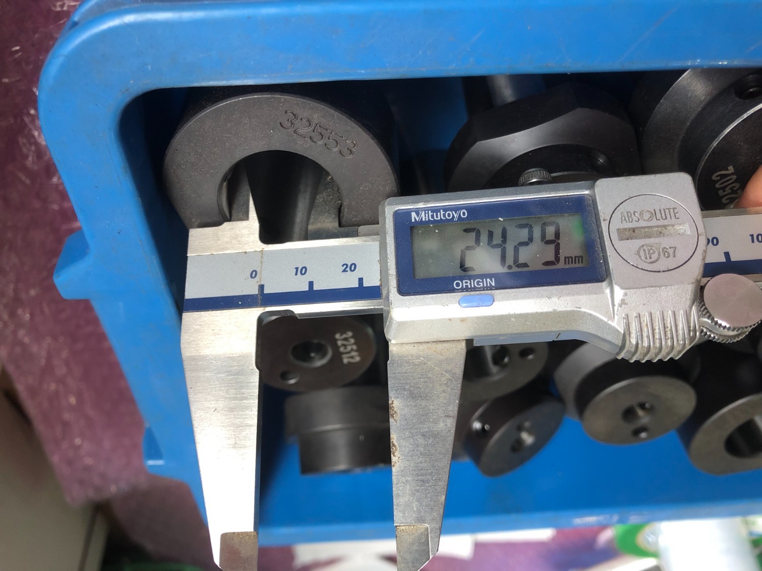 中古ツーリング 【切削工具のホルダー1山】様々なサイズがあります。 不明