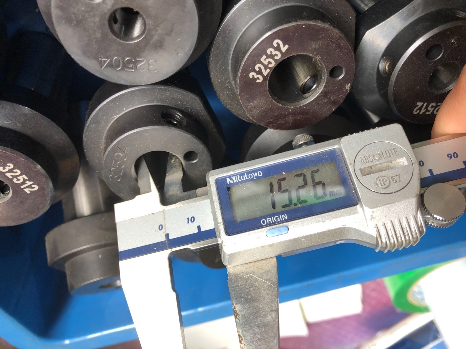 中古ツーリング 【切削工具のホルダー1山】様々なサイズがあります。 不明