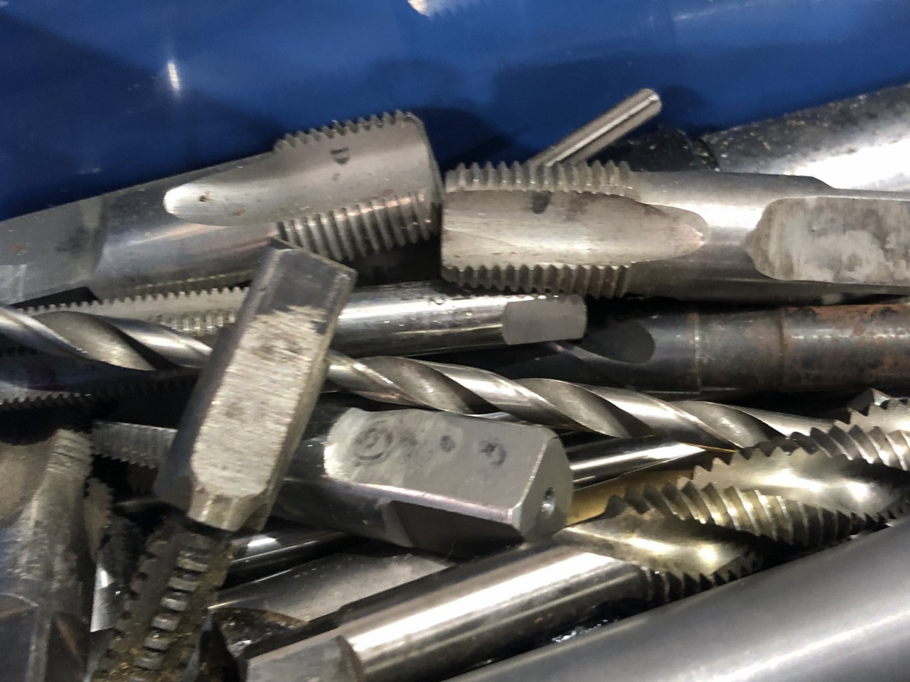 中古お買い得品・1山販売等 【切削工具1山】様々なメーカーやサイズがあります。 メーカー混在