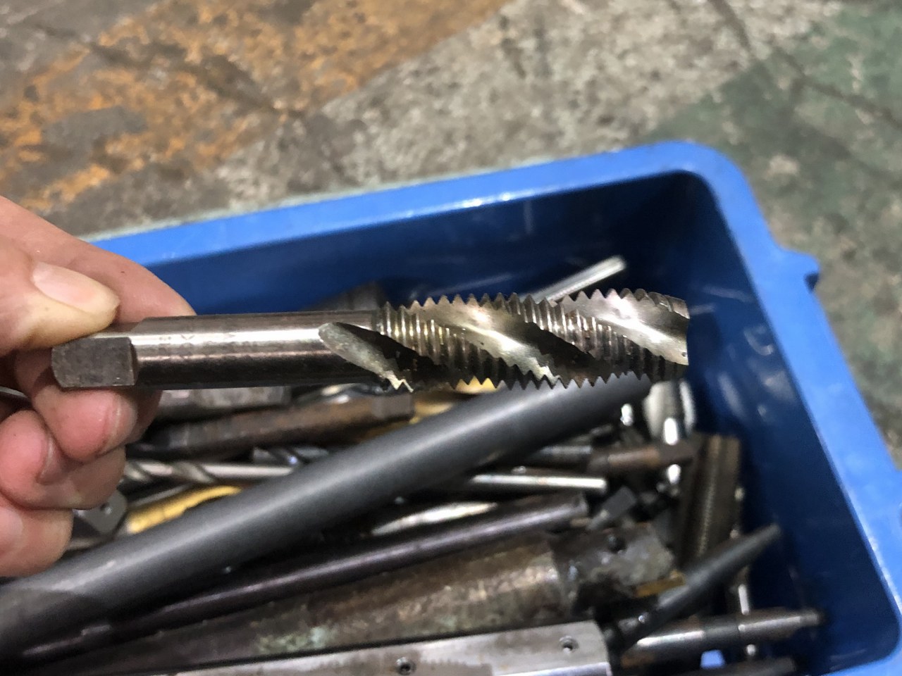 中古お買い得品・1山販売等 【切削工具1山】様々なメーカーやサイズがあります。 メーカー混在