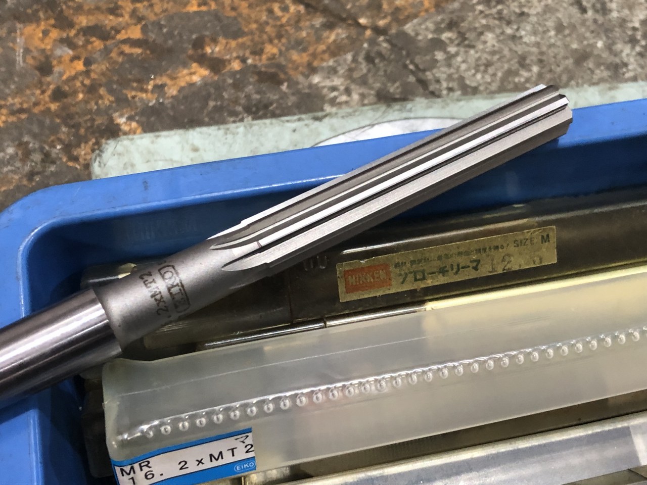 中古お買い得品・1山販売等 【切削工具1山】様々なメーカーやサイズがあります。 メーカー混在