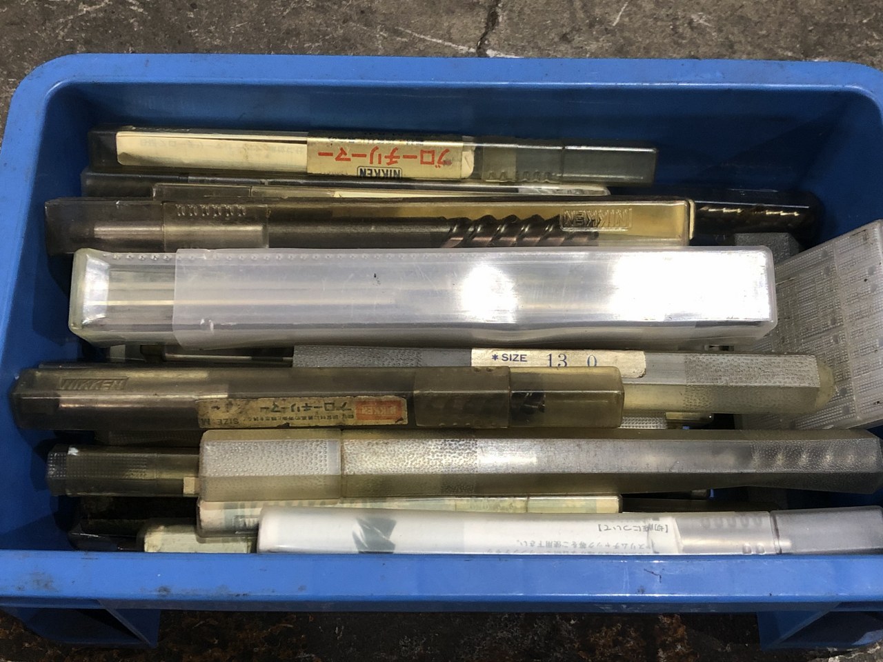 中古お買い得品・1山販売等 【切削工具1山】様々なメーカーやサイズがあります。 メーカー混在