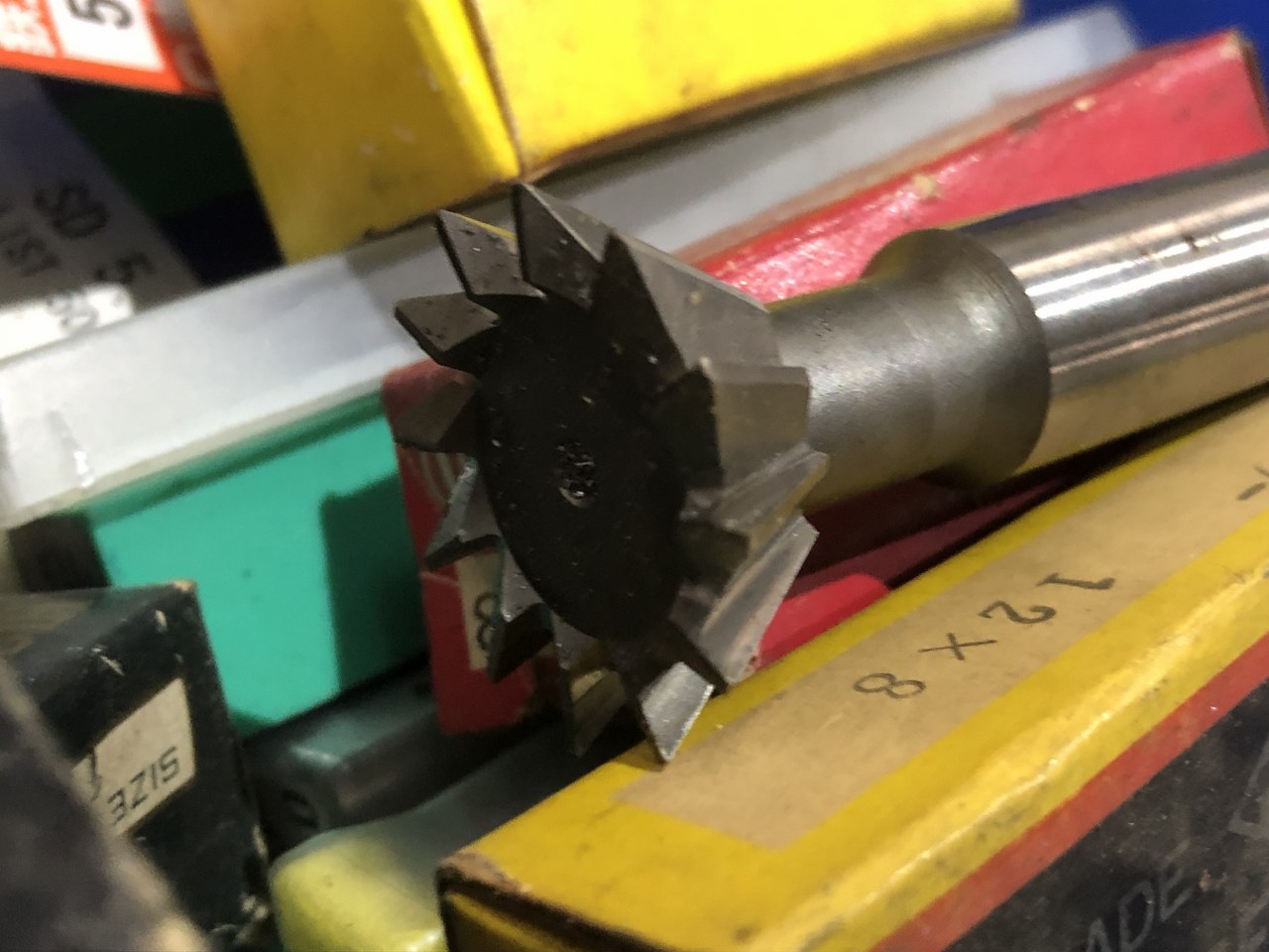 中古お買い得品・1山販売等 【切削工具1山】様々なメーカーやサイズがあります。 メーカー混在