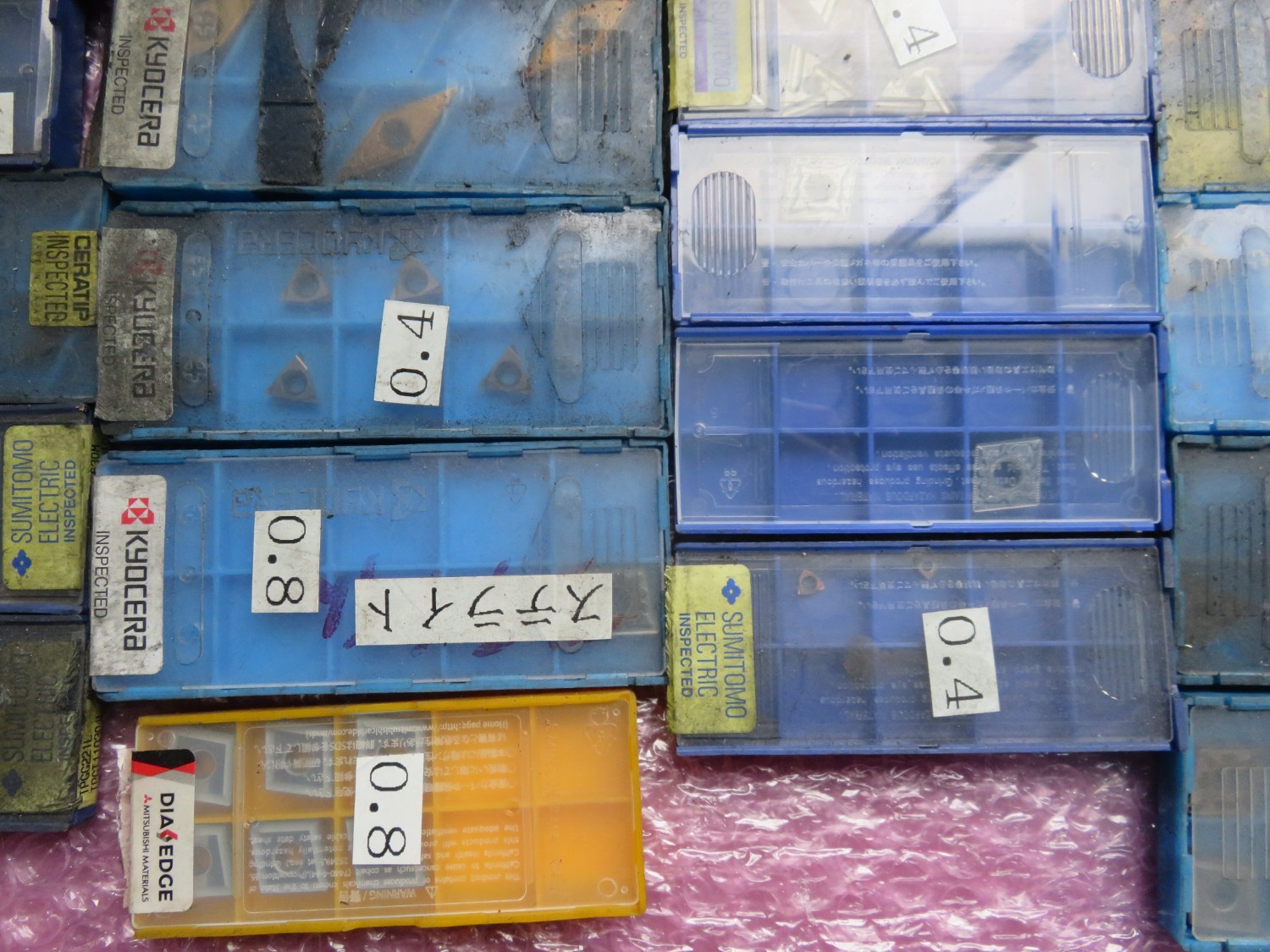 中古インサート（チップ） チップ 1山　 様々なメーカーや型式があります。