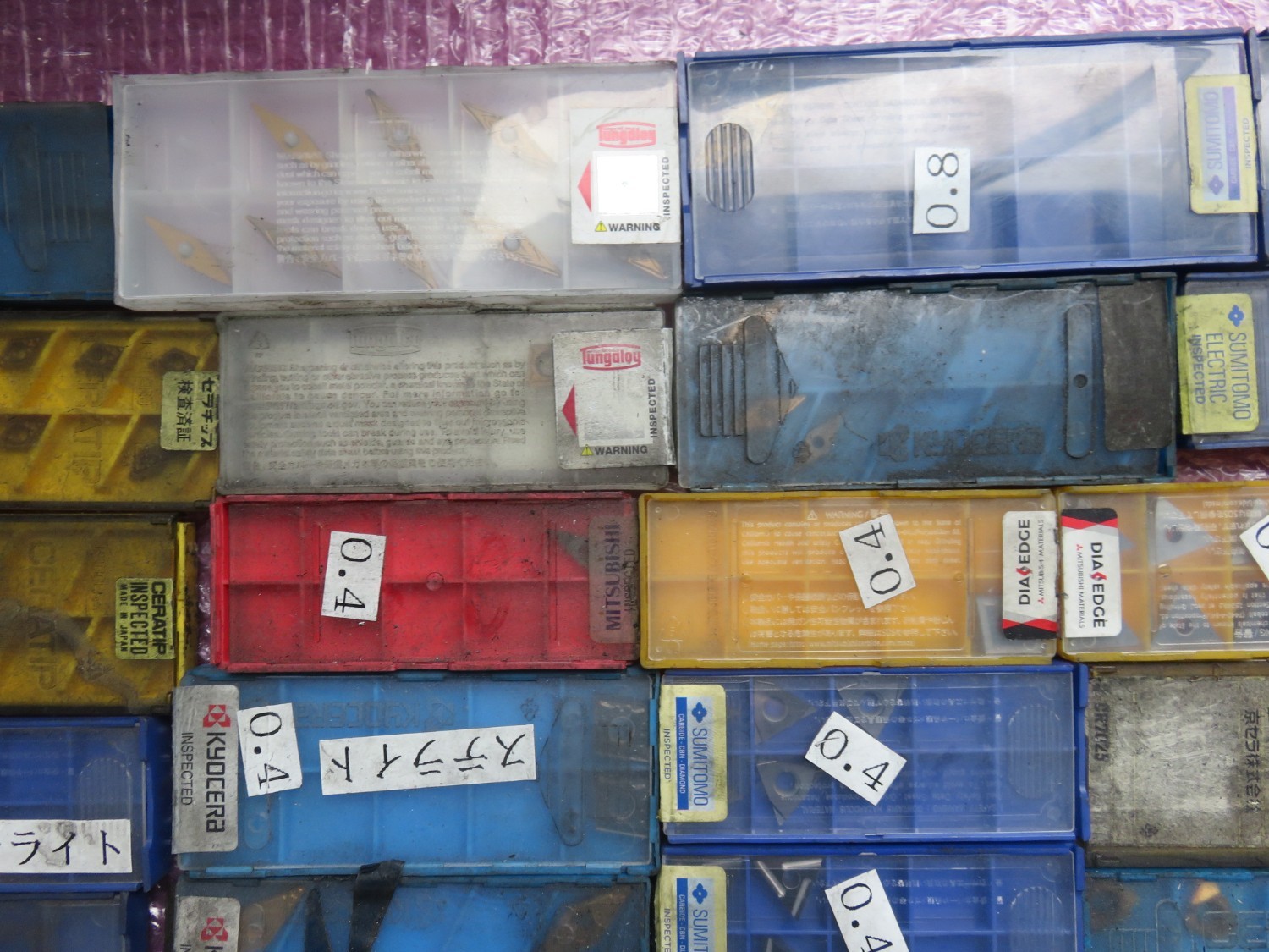 中古インサート（チップ） チップ 1山　 様々なメーカーや型式があります。