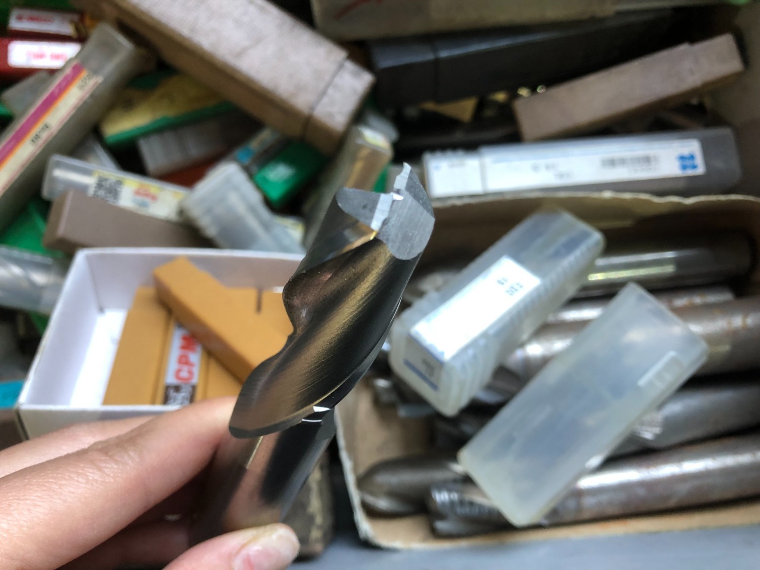 中古お買い得品・1山販売等 様々なメーカーやサイズがあります。 様々なメーカーやサイズがあります。