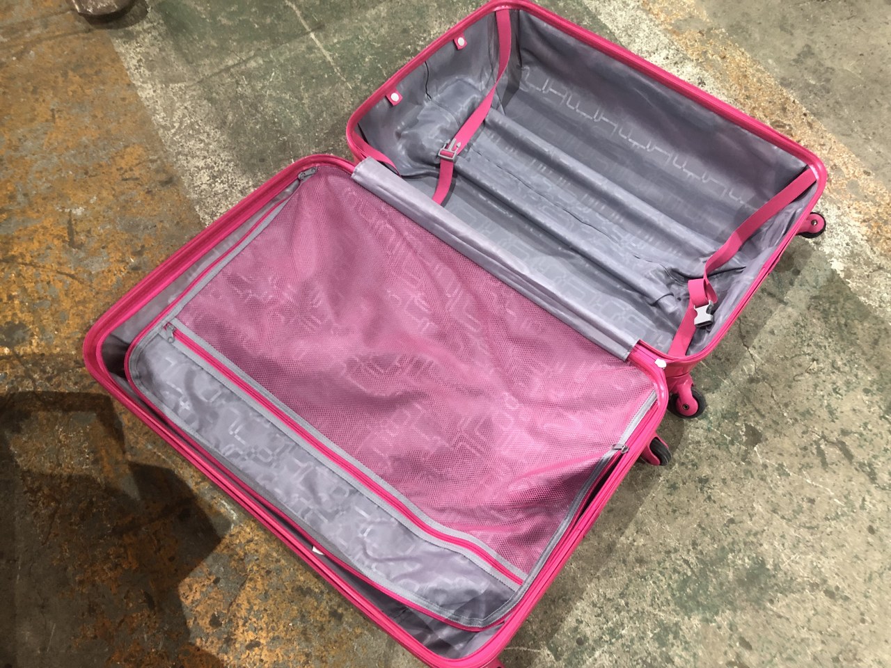 中古お買い得品・1山販売等 【スーツケース】460x250x710(mm) アメリカンツーリスター