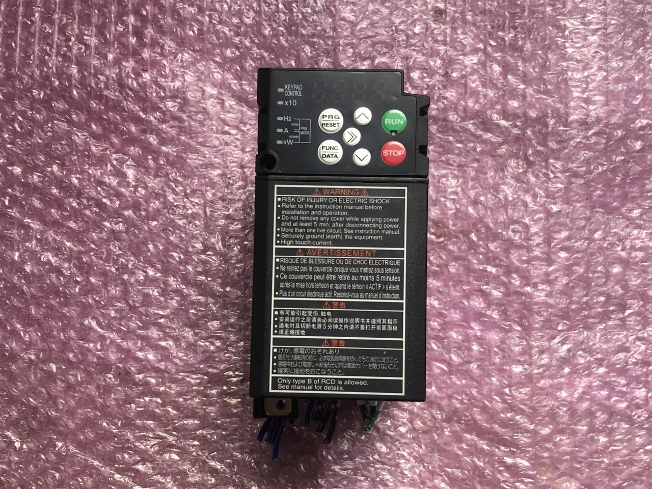 中古お買い得品・1山販売等 【インバーター】FRN0.2E2S-2J 富士電機/富士電機製造