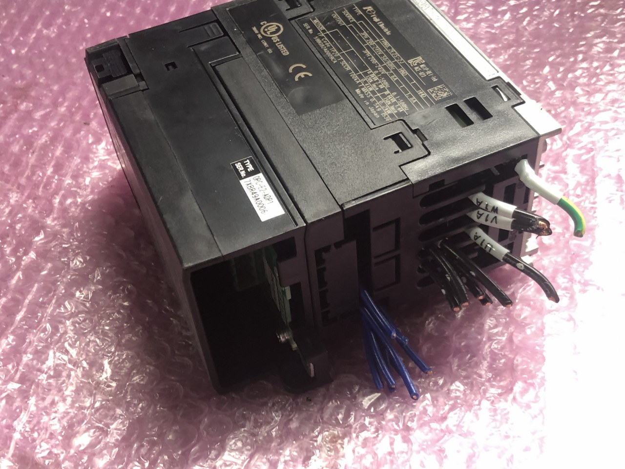中古お買い得品・1山販売等 【インバーター】FRN0.2E2S-2J 富士電機/富士電機製造