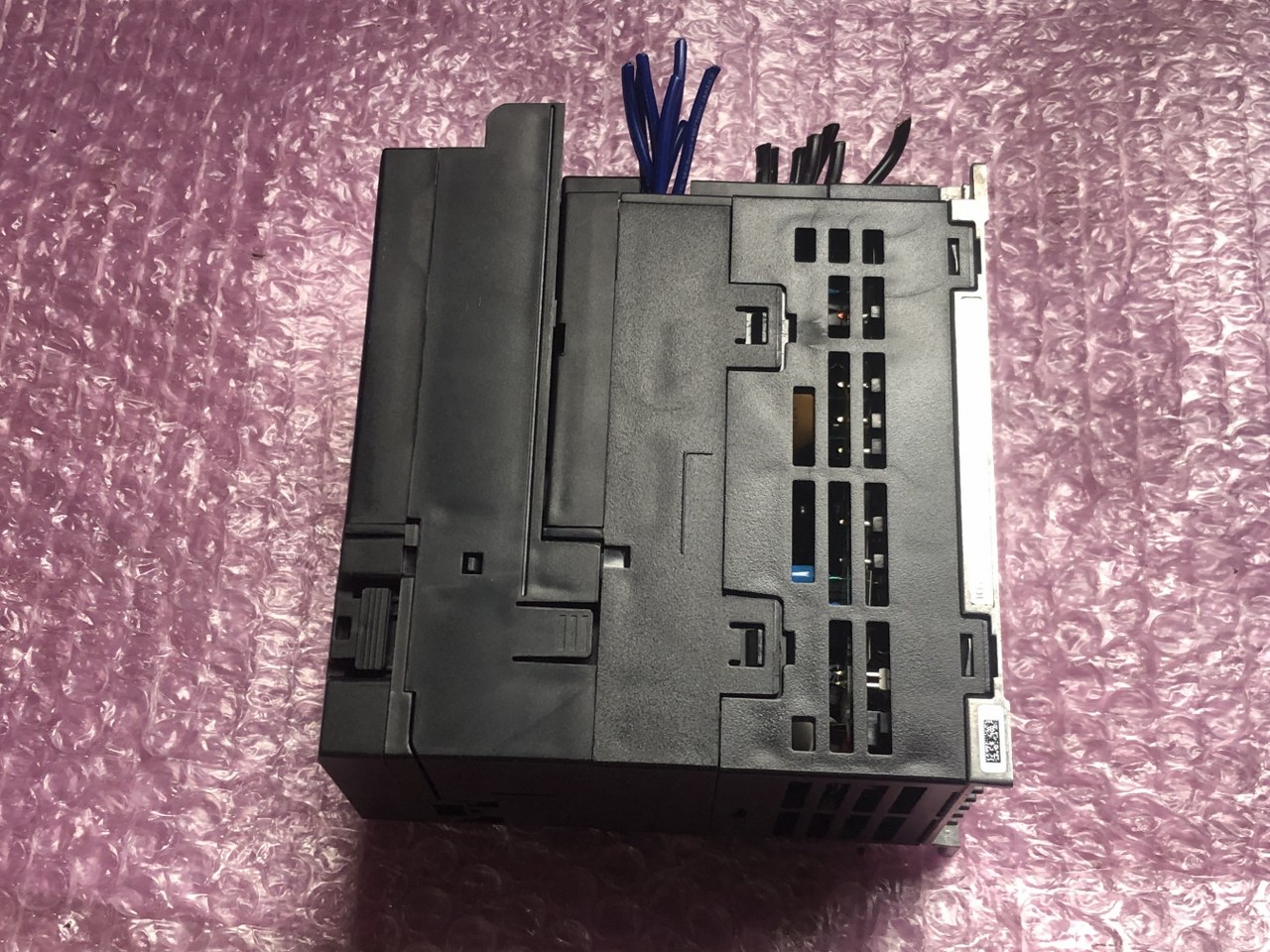 中古お買い得品・1山販売等 【インバーター】FRN0.2E2S-2J 富士電機/富士電機製造